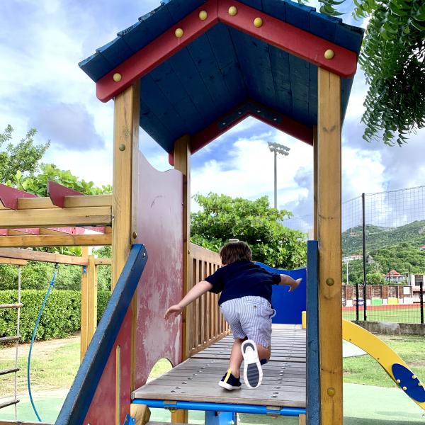 Babysitting and family services in St Barth