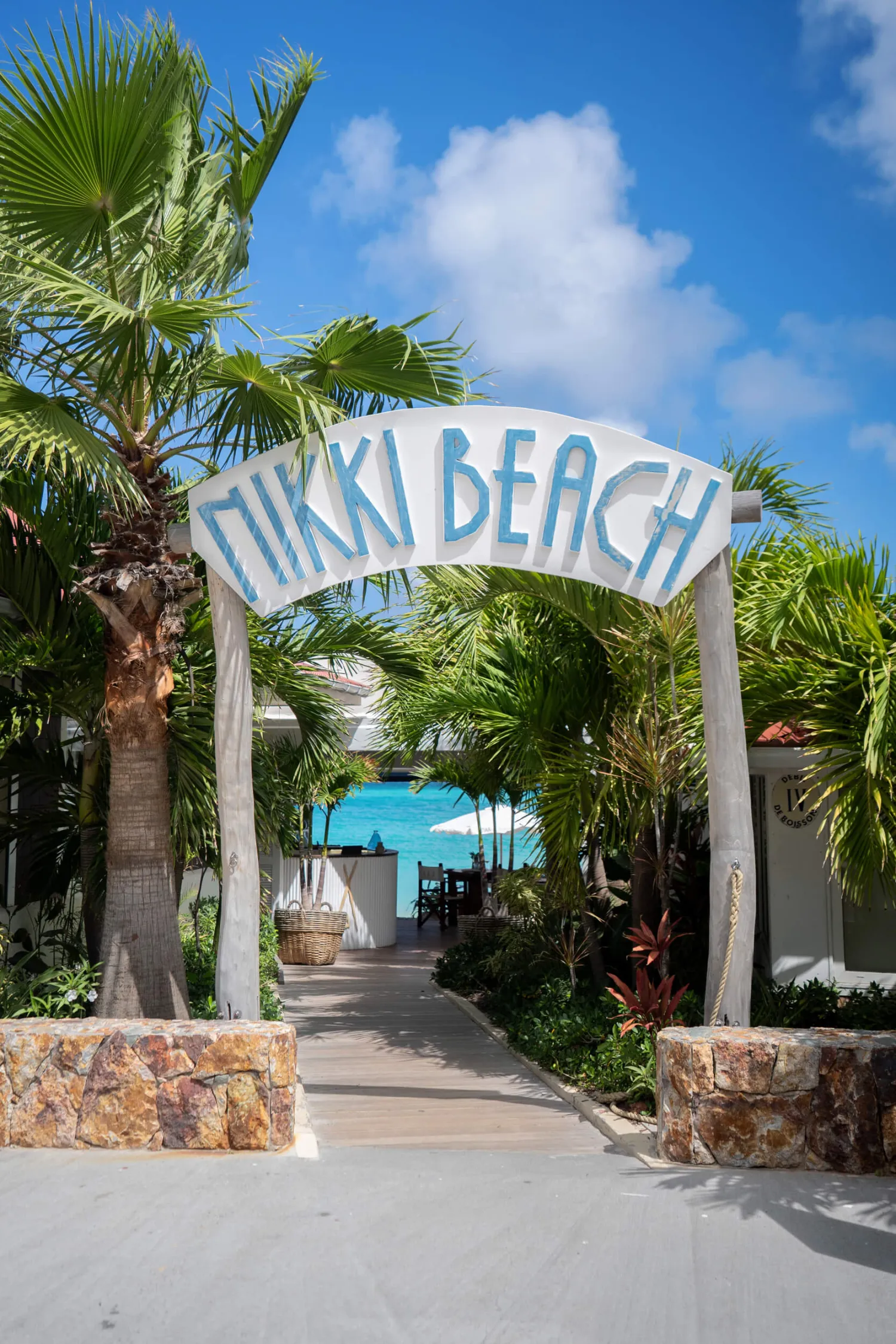 Beach club à Saint-Barth où les groupes d’EVJF passent l’après-midi